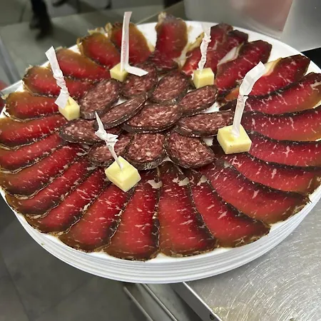 Restoran I Prenociste Banjalucki Cevapi Kod Envera Frühstückspension Bosanska Krupa